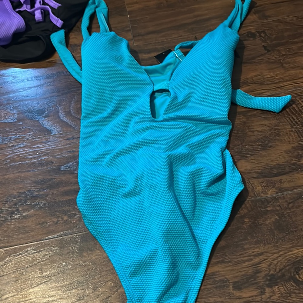 Kind of backless one piece